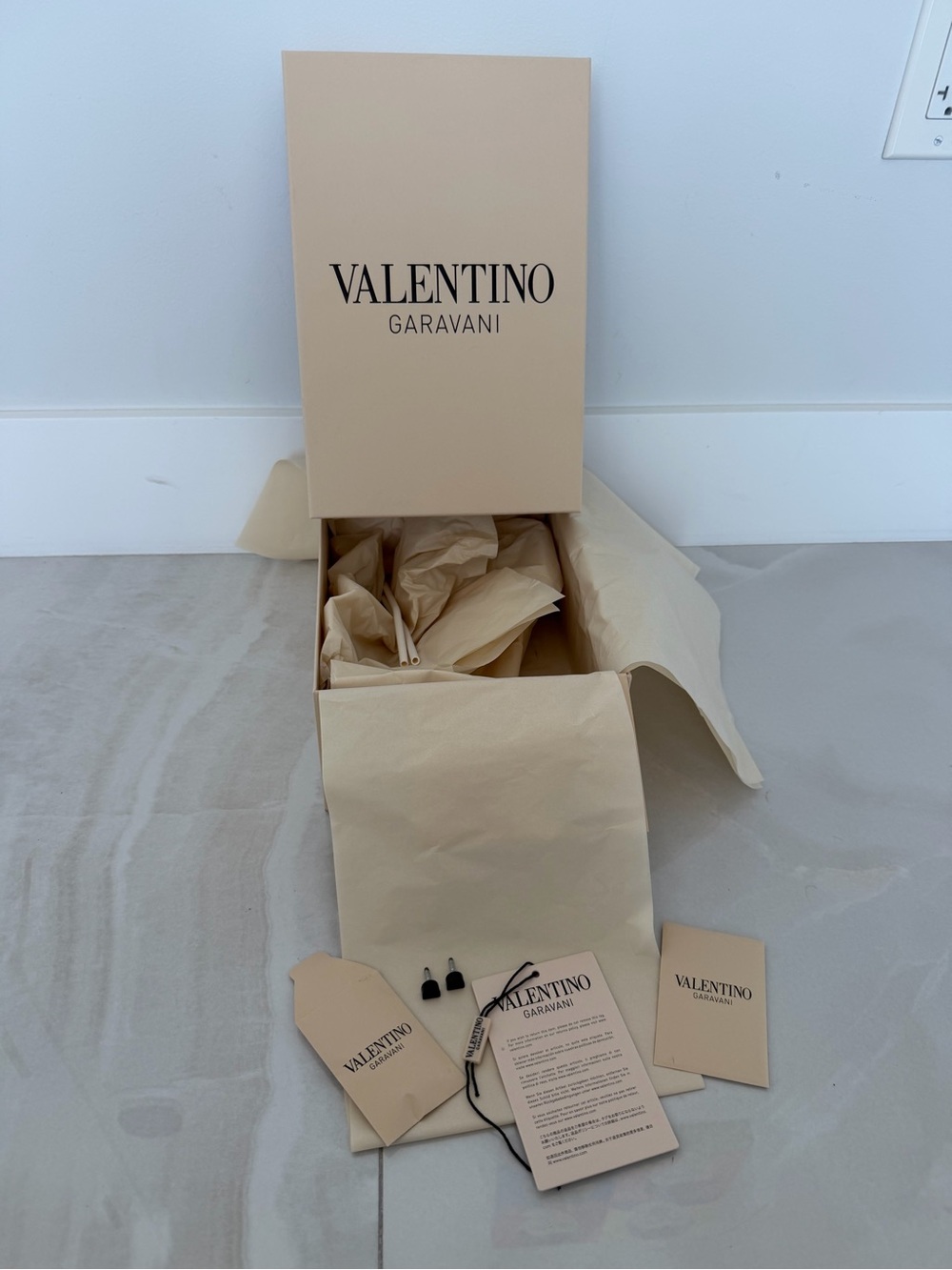 VALENTINO GARAVANI Replacement Heel Tips Shoebox Tissue Paper Tag Care Booklet